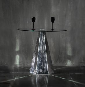 Blade Runner Zinc, Base de mesa con forma hexagonal
