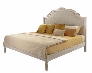 Cama 3001, Cama de estilo clsico, en madera tallada, cabecera acolchada.