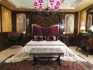 Gigli bed, Cama de lujo con cabecera tapizada, de estilo clsico