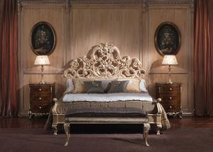 3660 CAMA, Cama con estilo barroco, de habitaciones de lujo, estructura de madera con hojas de acabado de oro recubierto