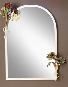 SP.8055, Espejo con marco con decoraciones florales