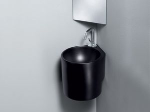 IDEA CUBE WASHBOWL, Un lavabo de cermica, de espacio pblico