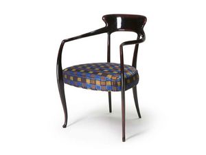 Art.191 armchair, Butaca de madera de haya con asiento acolchado, de estilo clsico
