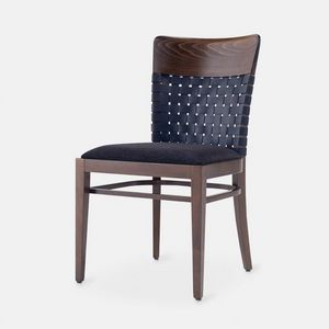 Rond 207 silla, Silla de madera con respaldo de cuero tejido.
