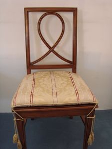 Art. 121, Silla de comedor con asiento acolchado