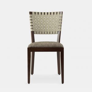 Chicago 124 silla, Silla con caracterstico respaldo de cuero tejido a mano.