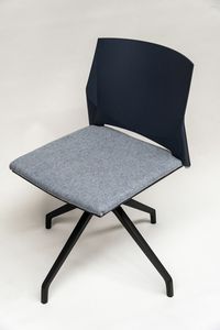 TREK 039X, Silla giratoria con asiento tapizado
