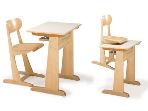 AULA, Silla y escritorio, hecho de madera de haya, para el jardn de infantes y la escuela