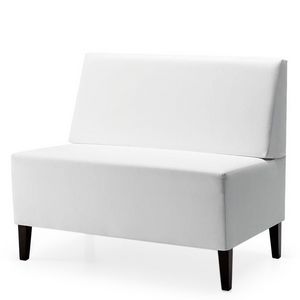 Linear 02452, Baja Banco modular, patas de madera, asiento y respaldo tapizados, cubierta de tela, estilo moderno