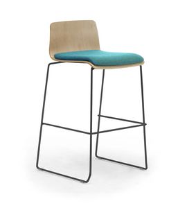 Zerosedici Wood stool, Taburete con base de trineo de metal
